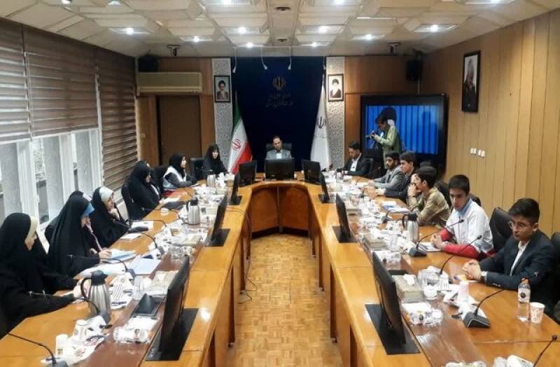 وزیرآموزش و پرورش در نشست با نمایندگان تشکل‌های دانش‌آموزی: افزایش سهم مناطق محروم از دانشگاه‌های برتر کشور