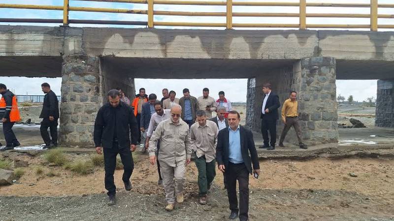 پیگیری استاندار کرمان برای بازگشایی ۲ پل در جنوب کرمان