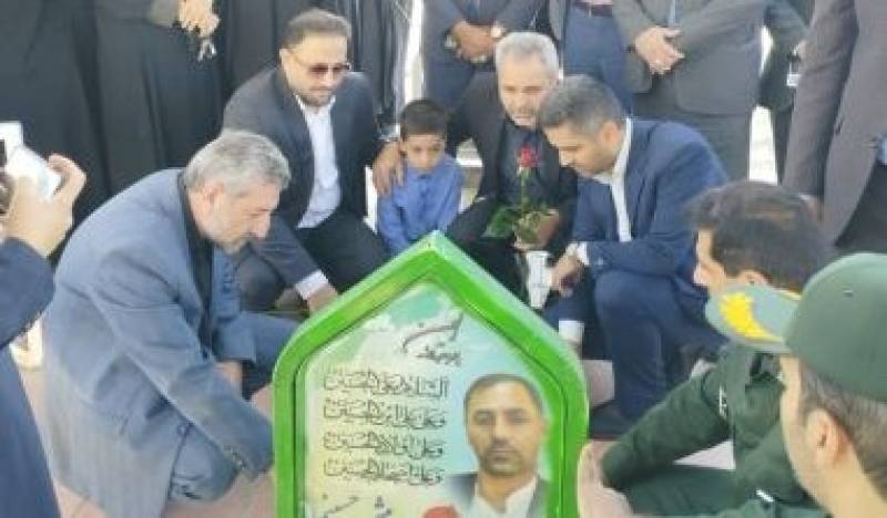 ادای احترام مدیرکل آموزش و پرورش ‌کرمان به شهدای شهرستان جیرفت