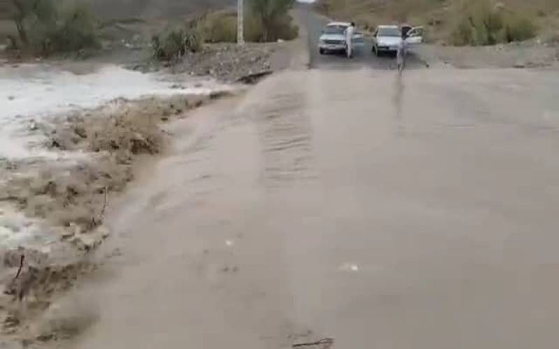 از انسداد چند راه روستایی در قلعه‌گنج تا ادامه گشت‌ها در محورهای مستعد سیلاب