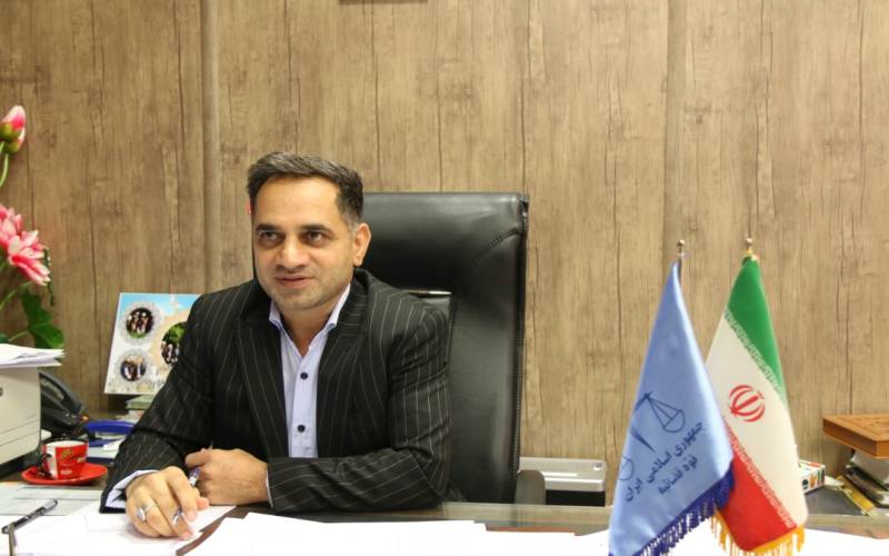 چرایی عرضه تبعیض‌آمیز سوخت در کشور؛ پراید در صف، پورشه و بنز آزاد!