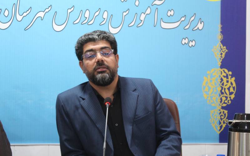گره ۲۲ ساله اراضی فرهنگیان کهنوج باز شد؛ تأکید فرماندار بر آماده‌سازی مدارس برای مهرماه